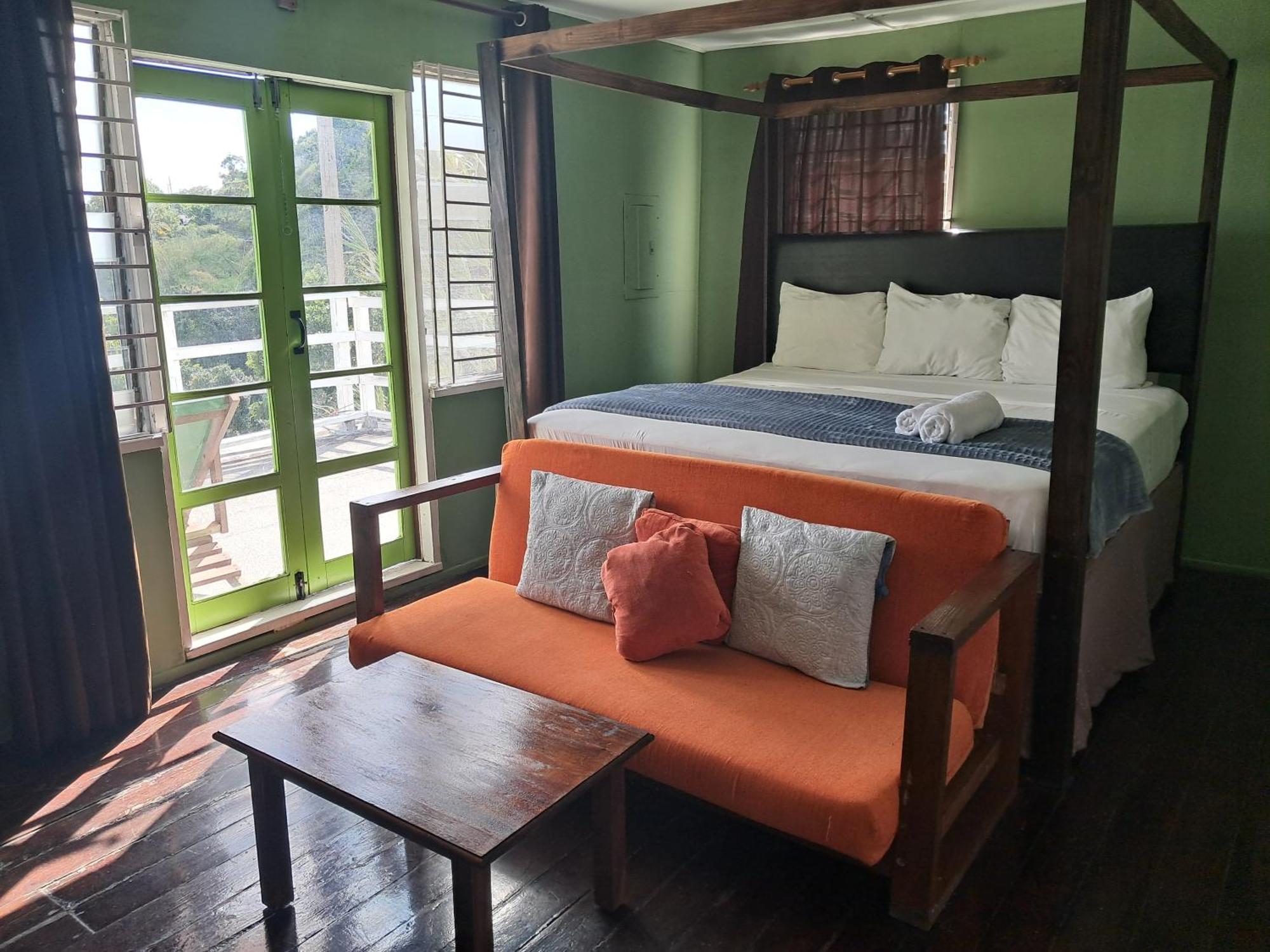 كينغستون Kingsworth Bed And Breakfast المظهر الخارجي الصورة